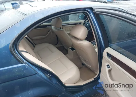 2004 BMW 3 Series from USA, damaged, VIN WDAET37404NJ96731